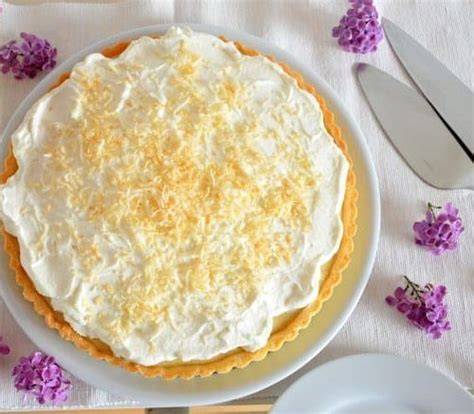 Kokoscreme-Tarte mit gerösteten Kokosraspeln