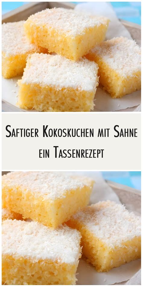 Kokoskuchen mit Puderzucker dekoriert auf einer Servierplatte