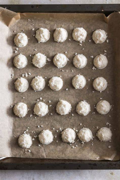 Kokosmakronen auf Backblech