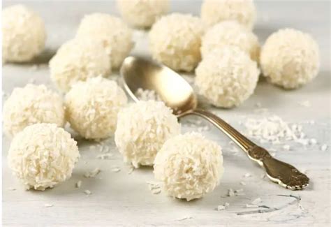 Kokospralinen à la Raffaello
