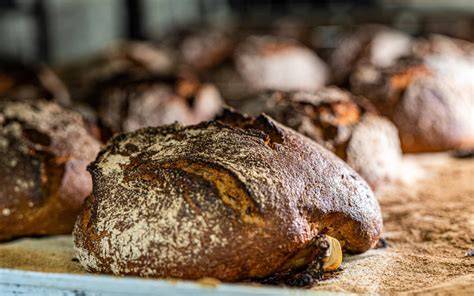Kombination aus traditionellen Rezepten und modernen Technologien in der Backwarenherstellung