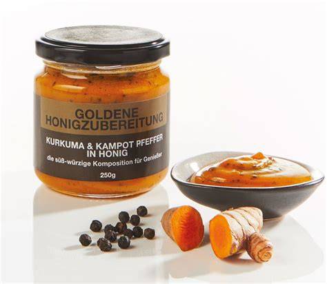 Kombination von Honig, Kurkuma und schwarzem Pfeffer - das goldene Trio