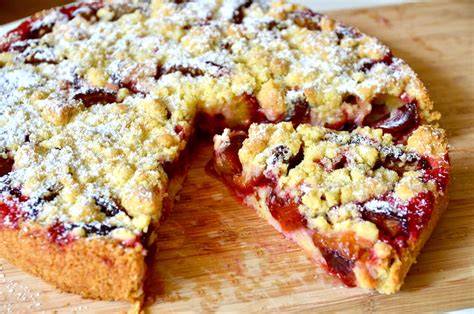 Kombination von Pflaumenkuchen, Apfelkuchen und Zwetschgenkuchen mit Streuseln