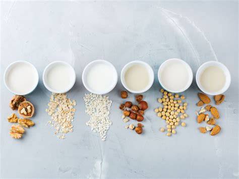 Kombinationen: Obstmus, Vollkornmehl, pflanzliche Milch und Öl