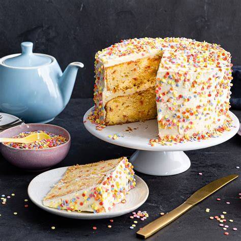 Konfetti-Topper auf Torte