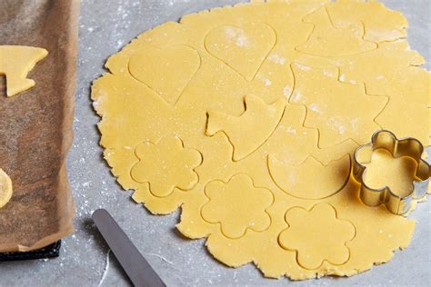 Konsistenzen und Gerüche: Plätzchenteig auf Frische prüfen