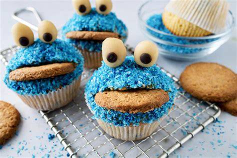 Krümelmonster-Muffins dekoriert