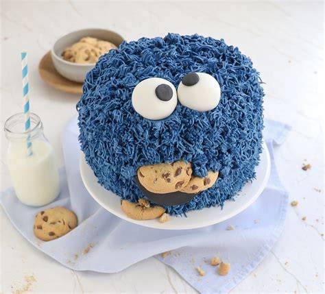Krümelmonster-Torte mit Cookies-Augen