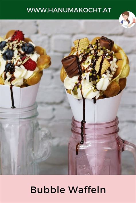 Kreative Auswahl Bubble Waffeln mit verschiedenen Toppings