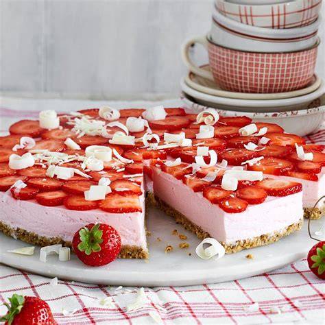 Kreative Deko-Ideen Erdbeer-Quarkkuchen