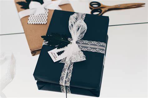 Kreative Geschenkverpackungen für kleine Fertigtorten