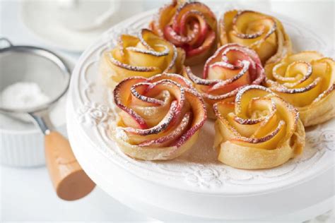 Kreative Karamell-Dekorationen für Gebäck und Desserts