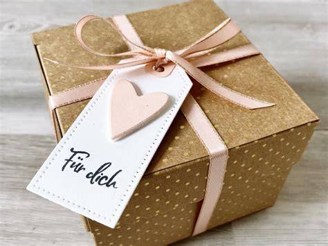 Kreative Keks-Geschenkverpackung mit Anhänger