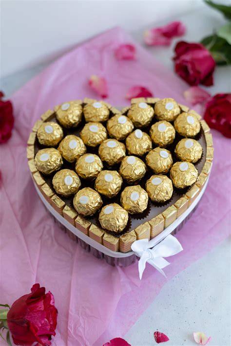 Kreative Pralinen-Deko: Gold und Farbenspiel