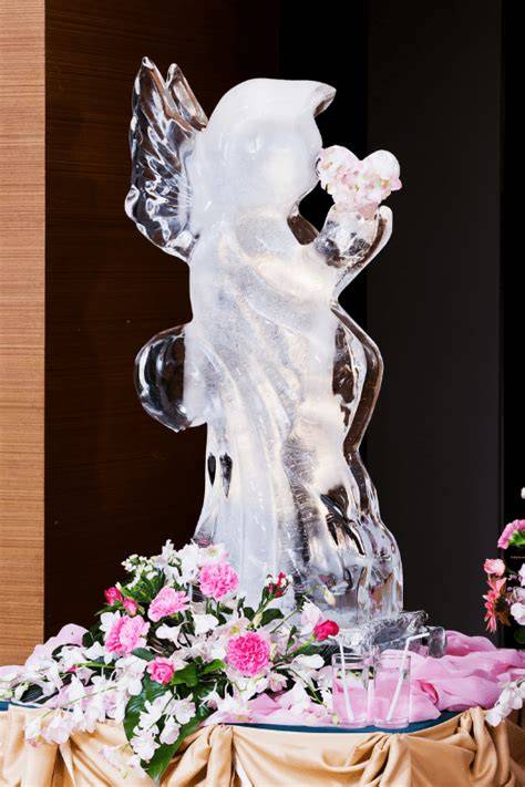 Kreative Schokoladenfiguren im alpinen Design
