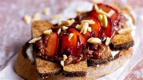 Kreative Serviervorschläge: Marmeladenbrot mit hochwertigem Aufstrich