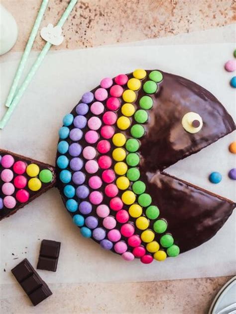 Kreative Varianten von Fischkuchen: Regenbogenfisch-Kuchen mit Smarties