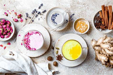 Kreative Variationen von Milch mit Honig: Moon Milk und Goldene Milch