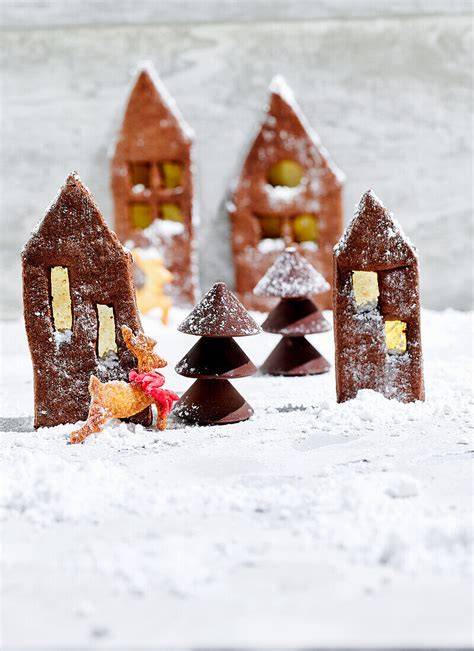 Kreative Zuckergussdekoration: Plätzchen und Lebkuchenhaus