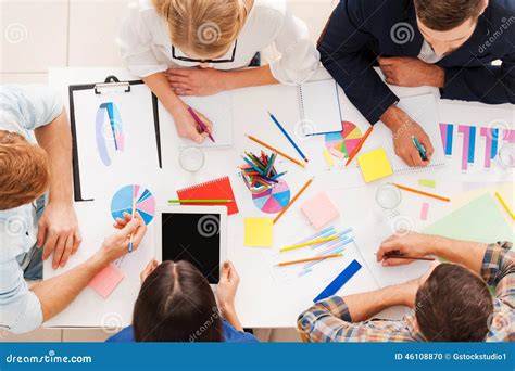 Kreatives Backteam bei der Arbeit