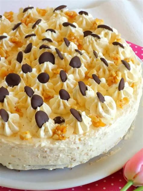 Krokant als Topping auf Eis und Kuchen