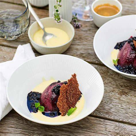 Krokant als Topping auf Mousse und Eis