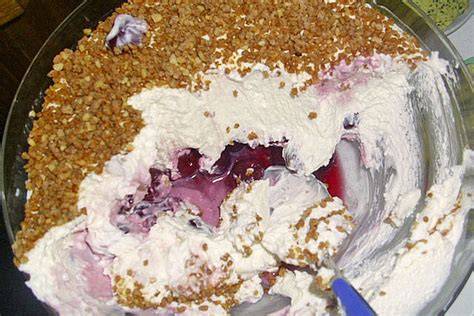 Krokant für Kirschdessert