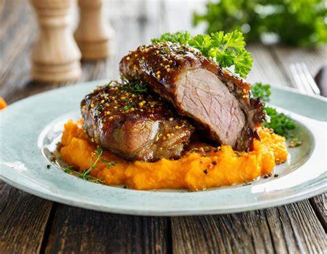 Krustenbraten mit Honig-Senf-Kruste