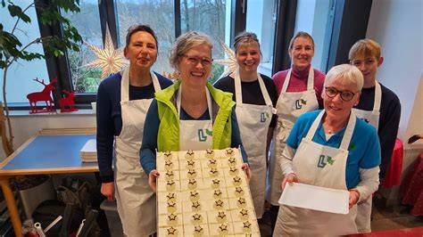 Kuchen, Bordesholm Weihnachtsmarkt, Landfrauen beim Backen
