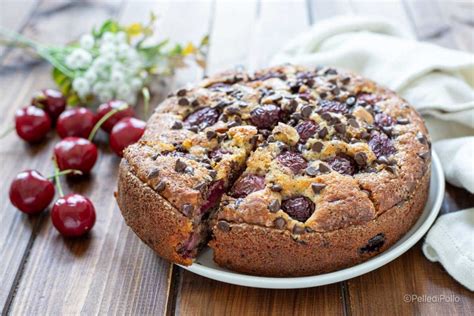 Kuchen Zutaten: Schokolade, Kirschen, Joghurt, Mehl