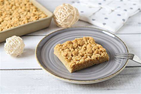 Kuchen im Ofen, goldbraune Streusel