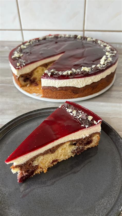 Kuchen in Springform nach dem Backen