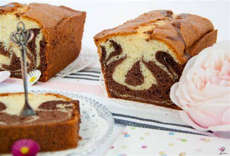 Kuchen in der Form mit Marmormuster