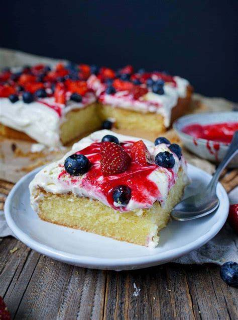 Kuchen mit frischen Beeren