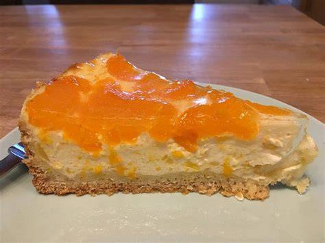 Kuchen-Stück Mandarinen-Schmand mit Tortenguss