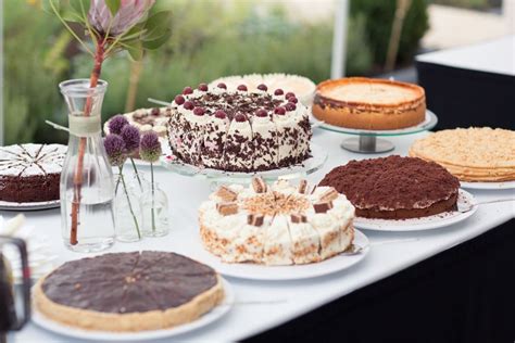 Kuchenbuffet für Kinderfeste mit verschiedenen Sorten