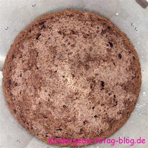 Kuchenskizze: Schichten der Nutella Mascarpone Torte (Boden, Creme, Ganache)