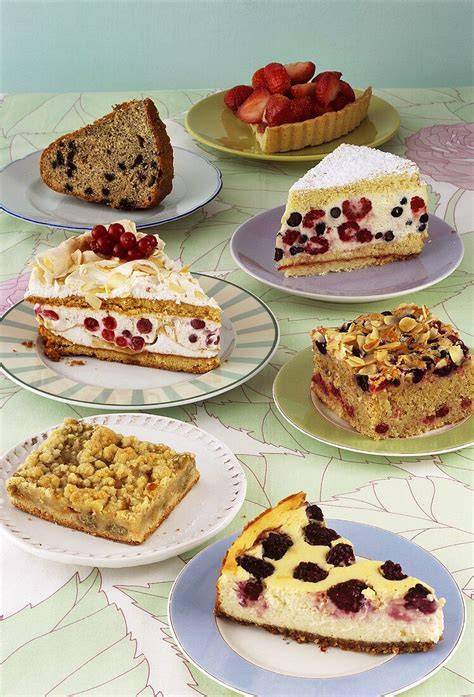 Kuchenstücke mit Kalorienangaben, Symbolbild