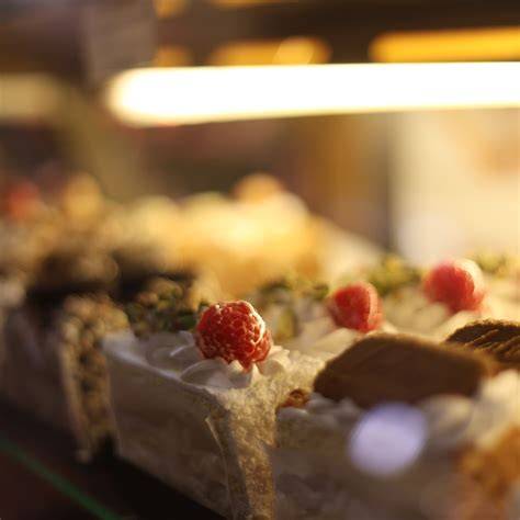 Kuchenstücke und Kalorienangaben