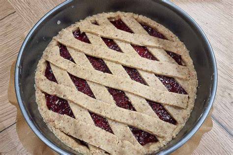 Kuchentransport: Linzer Torte sicher verpackt für Reise oder Post