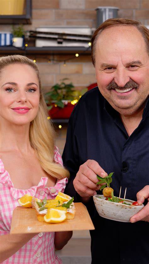 Kunden beim Nachkochen von Rezepten aus Ludwigs Patisserie