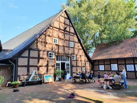 Kundenerlebnis auf dem Hof: Haselnussernte und Manufaktur
