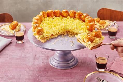 Kunstvolle Saint-Honoré-Torte