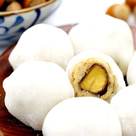 Kuri Mochi: Kastanien-Marzipan-Füllung im japanischen Reisteig