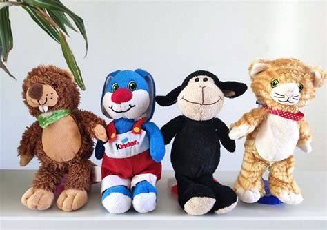 Kuschelige Kinder Schokolade Plüschtiere - Übersicht bunt gemischter Motive