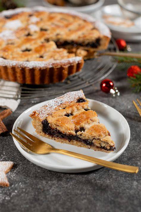 Lagerung und Reifung: Linzer Torte in Folie, kühler Ort, Aromareifung