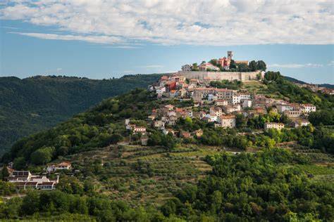 Landschaft Motovun Wald und Mirna-Tal, ideale Lebensräume für Trüffel