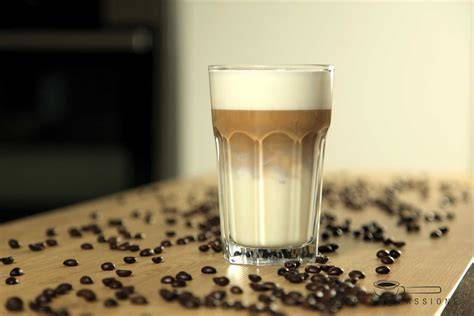 Latte Macchiato Rezept für zu Hause - Schritt-für-Schritt-Anleitung