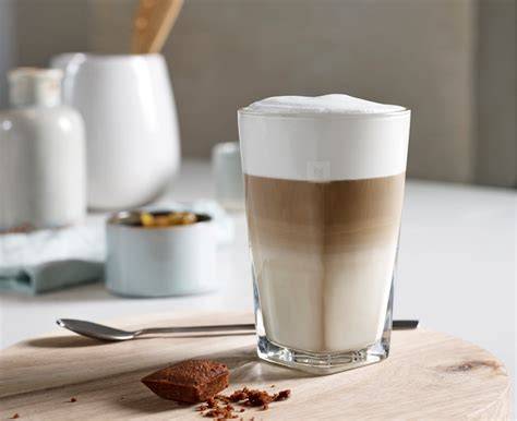 Latte Macchiato mit Karamell-Schicht
