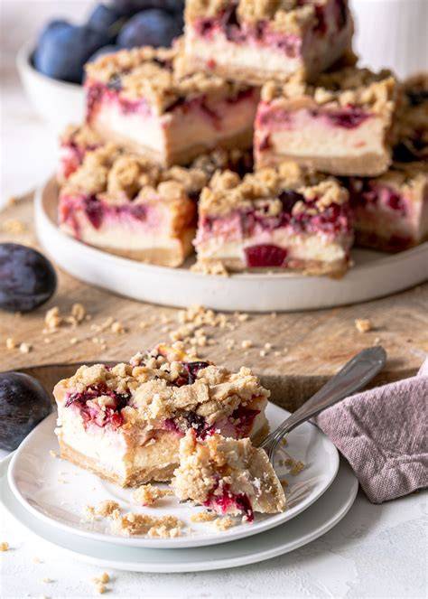 Lauwarmer Zwetschgen Käsekuchen mit Streusel - Kaffeezeit